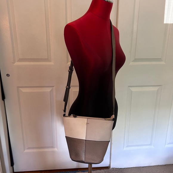 Guess Cross Body Bag - Picture 3 of 10